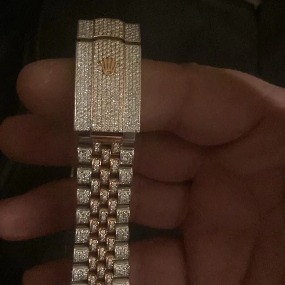 Elegant Silver and Gold Watch moissionaite - Picture 5 of 7